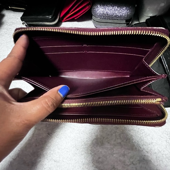 Authentic LV Vernis Enamel Patent Leather Zip around Long Wallet - Picture 7 of 9